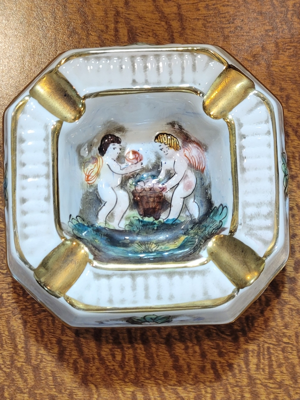Capodimante Porcelain Cherub Ashtray with Gold Trim - White